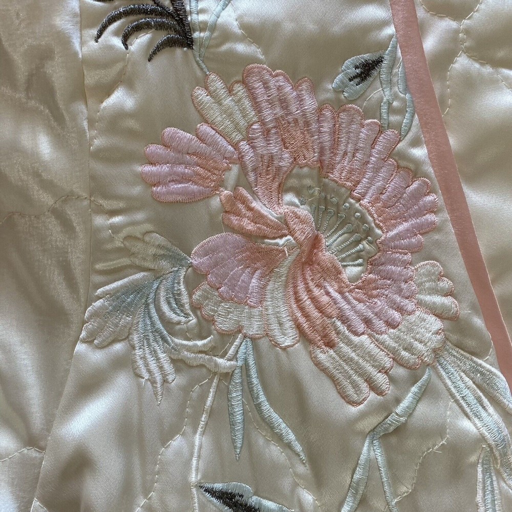 Vtg 70s Natori Womens Satin Embroidered Robe S Ivory Floral Saks 5th Ave - Picture 11 of 11